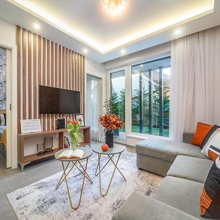 LaVida Deluxe villa Hajdúszoboszló Exterior foto