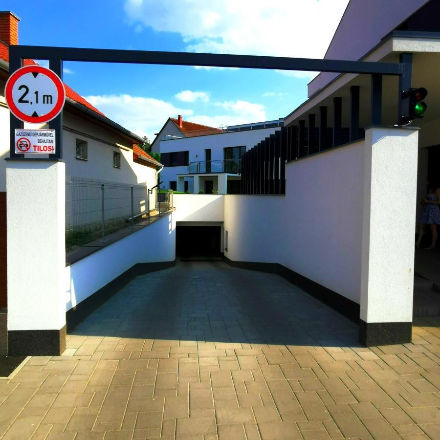 LaVida Deluxe villa Hajdúszoboszló Exterior foto